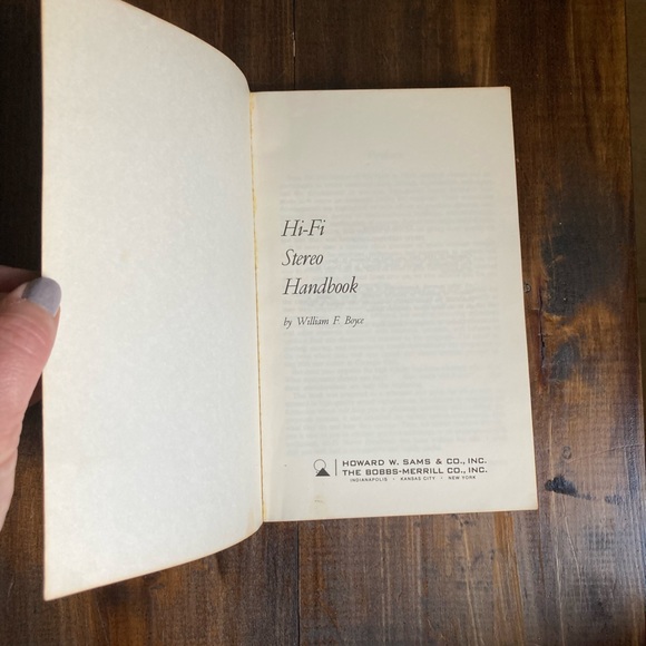 Hi-Fi Stereo Handbook by William F. Boyce
Third Edition, Fifth Printing 1970 - Picture 13 of 17